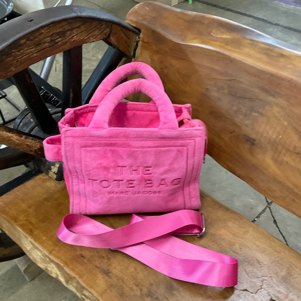 Marc Jacobs Vibrant Pink Tote Bag - Picture 2 of 16